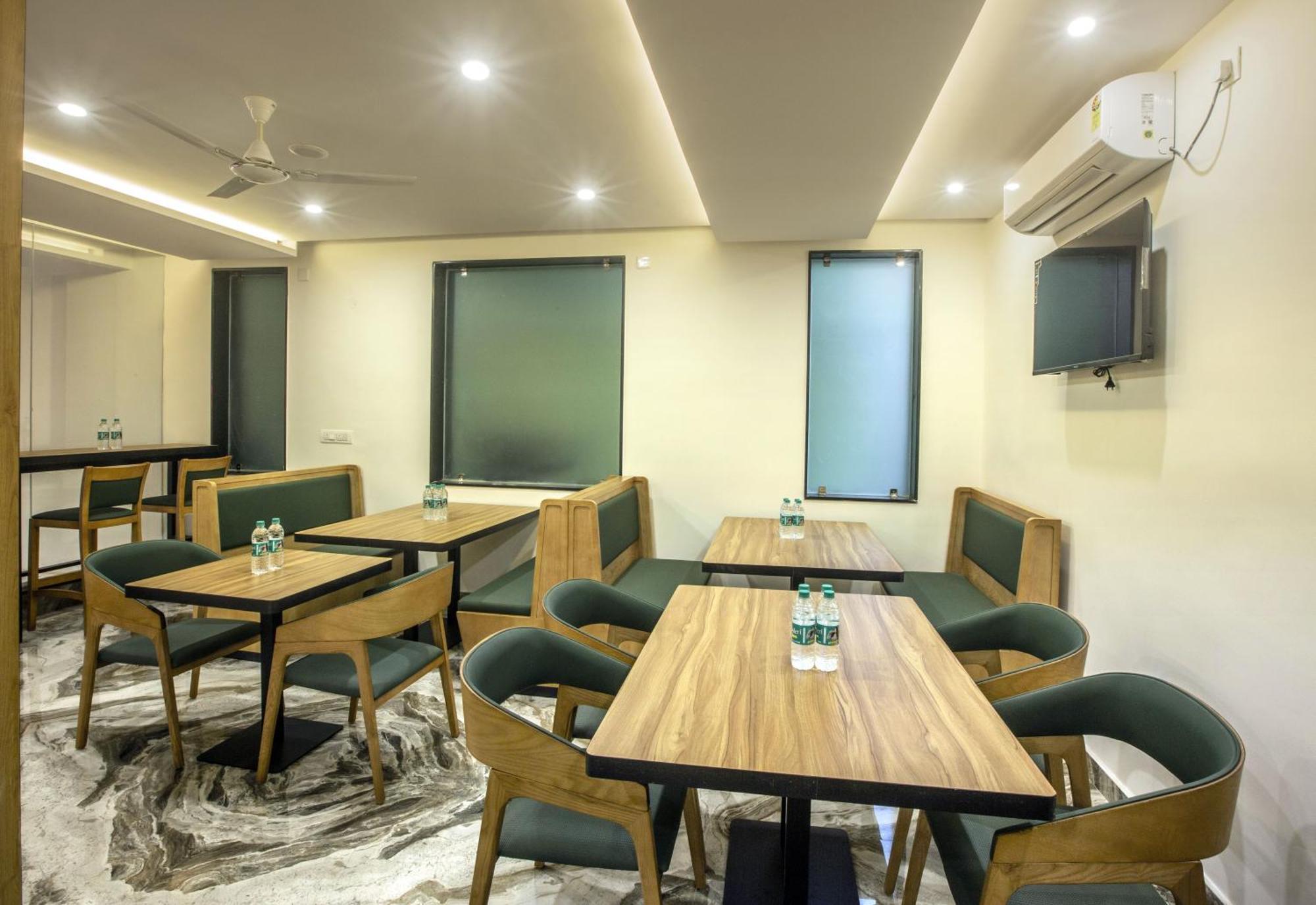 Hotel Sterling Plaza- Bangalore International Airport Dod Jala Exterior foto